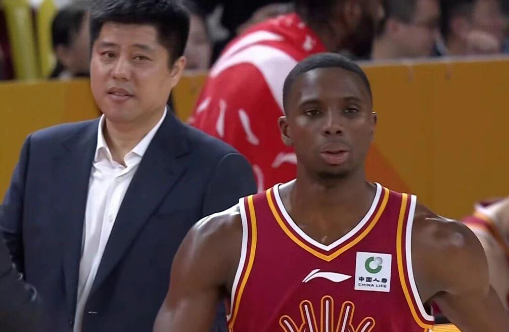 官方指定-山西男篮签下新外援，G联赛18+5+8双能卫加盟，基本取代诺威尔