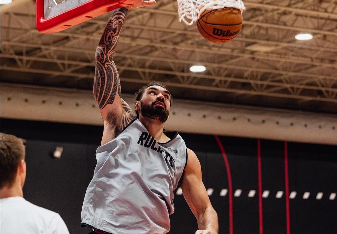 体育博彩-火箭队亚当斯伤情更新：脚踝3级扭伤，伤势严重！或将长期缺阵