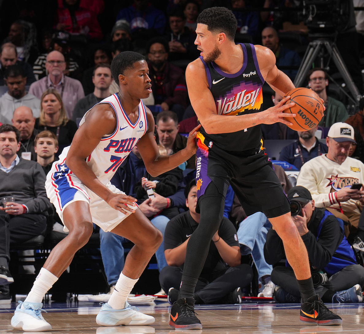 线上投注-太阳反超湖人升西部第六！布克27+4引6人上双 马克西25中7狂打铁