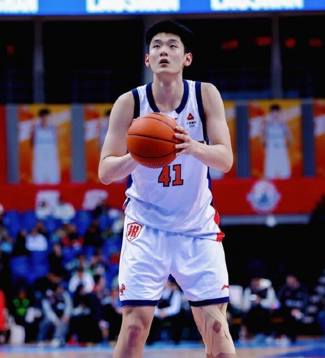 一场110-105！可怕的不是赢球 是杜峰这番话，欢迎麦考尔终于回归